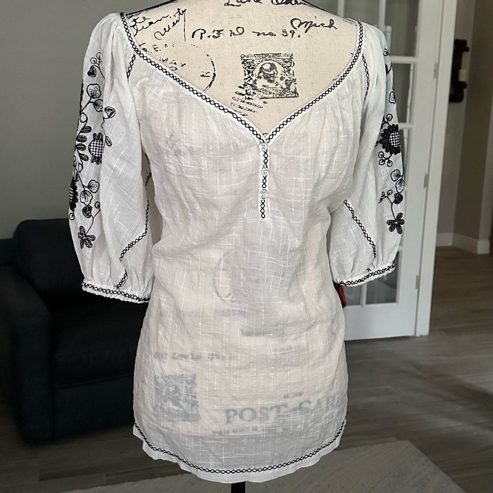 Max Studio London Embroidered Top